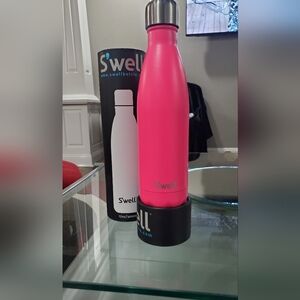 Swell Hot Pink Insulated Bottle